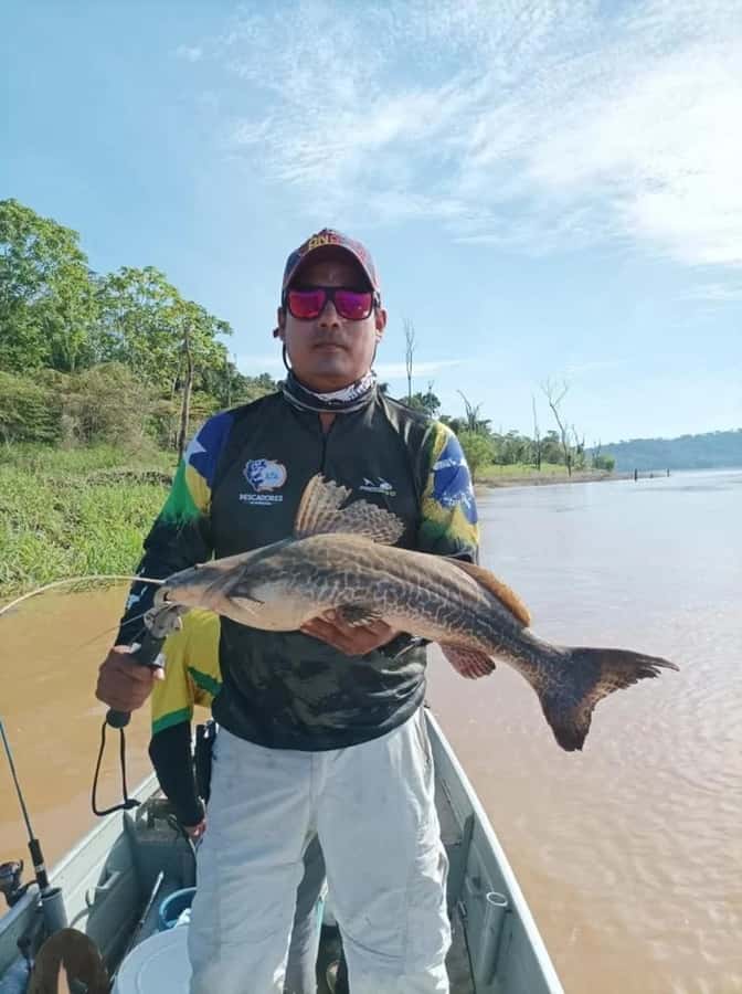 Manaus : A day of fishing on the Rio Negro - Lunch at a floating restaurant around noon