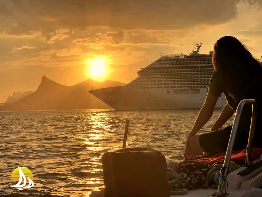 Morning Sailing Tour in Rio - Drinks, snacks, and the social side of the boat