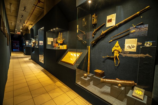 Official Ticket: Oceanographic Museum Univali - Piçarras - SC - Start with fossils, voyages, and ocean science in the Blue Wing