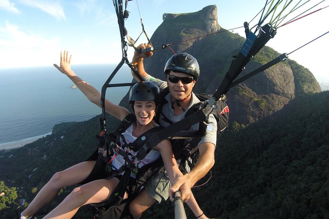 Paragliding in Rio de Janeiro - Taking off above São Conrado