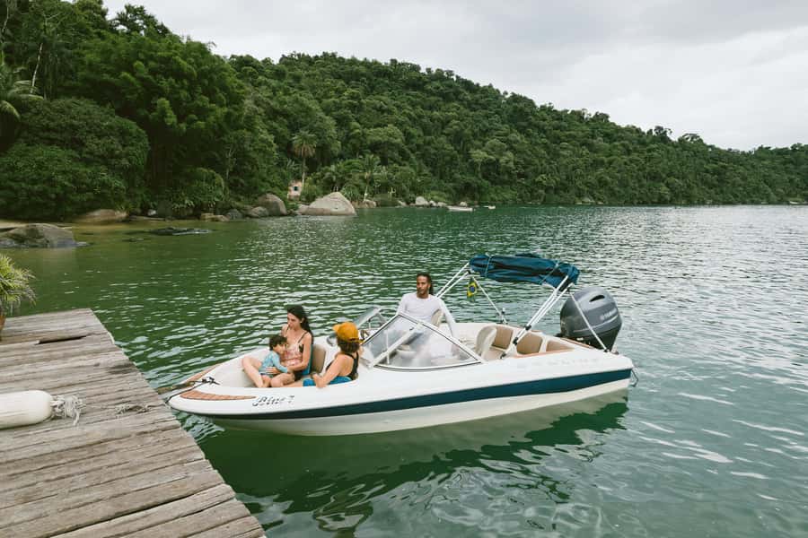 Paraty: A Private Speedboat Experience in Mamangua - Praia do Engenho and the Trail to Pico Pão de Açúcar