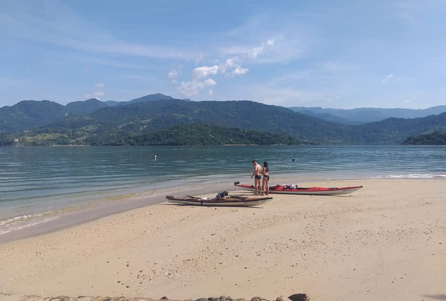 Paraty Bay: Half-Day Mangroves and Beaches Tour by Kayak - Entering the mangroves at high tide