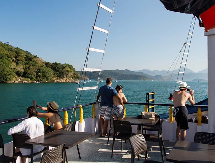 Paraty Bay: Islands & Beaches Boat Tour with Snorkeling - Getting from the Paraty Tours office to the quay