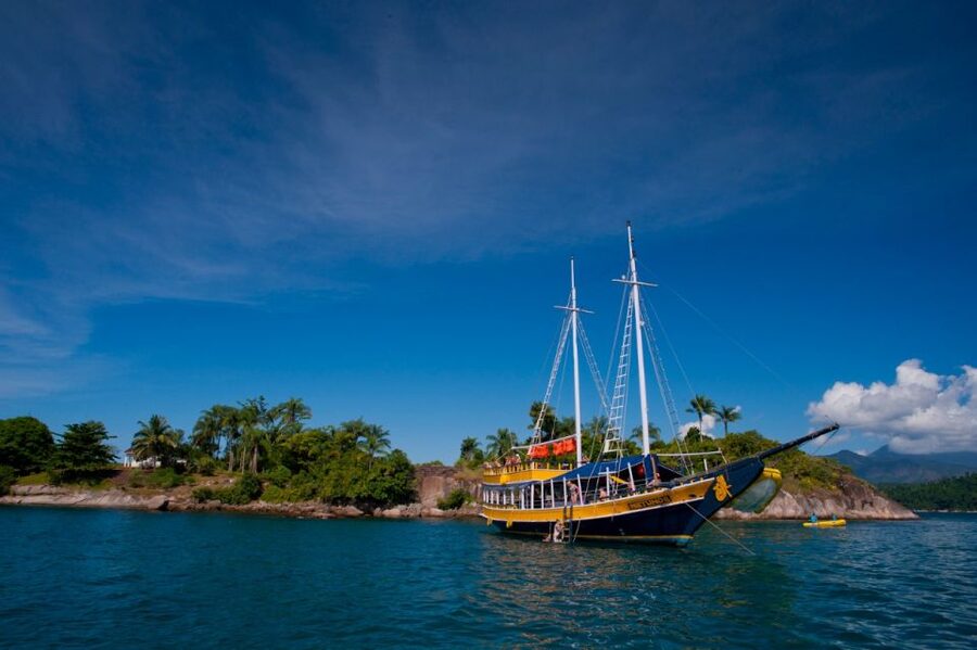 Paraty Bay: Islands & Beaches Boat Tour with Snorkeling - Snorkeling: pleasant, but not the main attraction