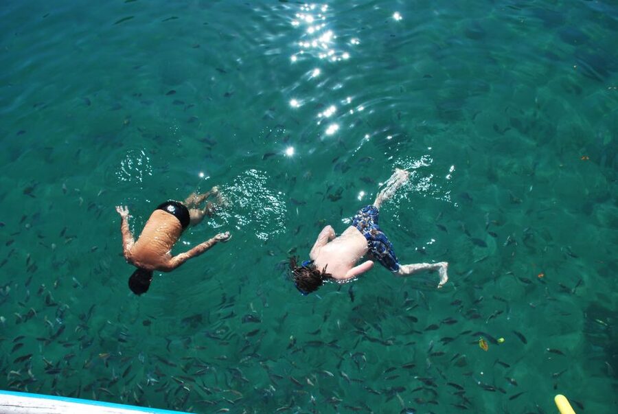 Paraty Bay: Islands & Beaches Boat Tour with Snorkeling - Lunch, drinks, fruit, and the end-of-day coffee