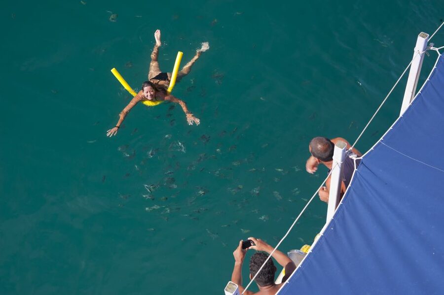 Paraty Bay: Islands & Beaches Boat Tour with Snorkeling - Who should book this Paraty Bay cruise