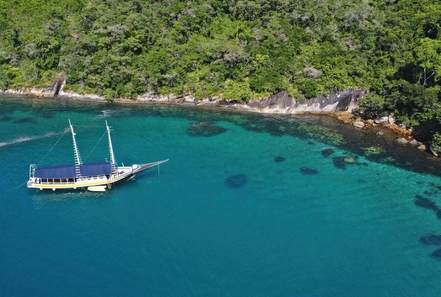 Paraty Bay: Islands & Beaches Boat Tour with Snorkeling - What to bring and what to budget