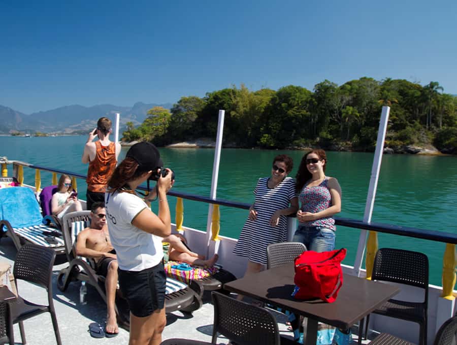 Paraty Bay: Islands & Beaches Boat Tour with Snorkeling - A spacious boat with the right practical comforts