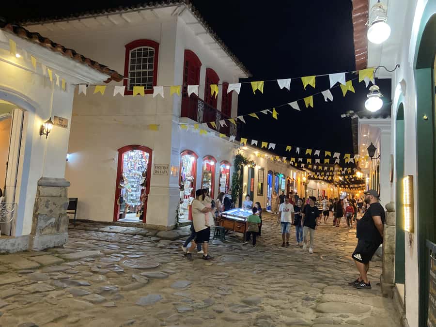 Paraty: Historic Centre Walking Tour & Cachaça Tasting - Who should book this Paraty walk?