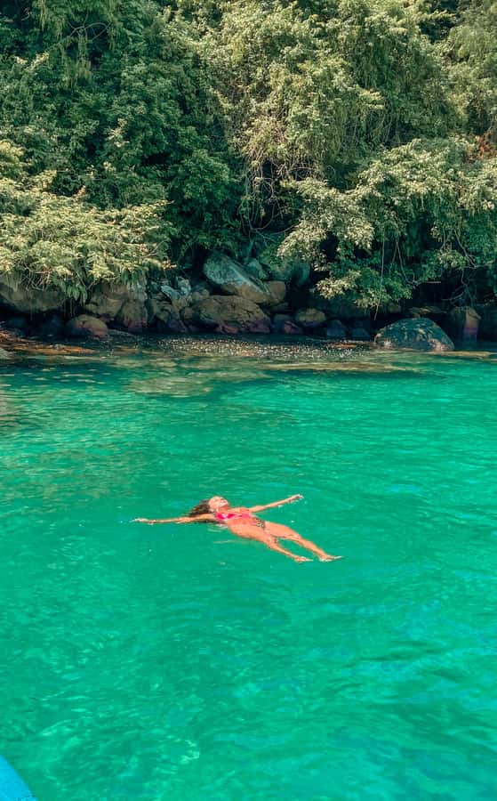 Paraty: Saco do Mamanguá Speedboat Tour - Communication, crew, and group comfort
