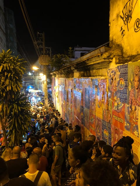 Pedra do Sal: Live Samba Night with Local Guide & Drink - Live samba beside the stone