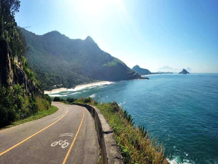 Pedra do Telégrafo Hike and Beach Full-Day Tour - Should you book Pedra do Telégrafo?