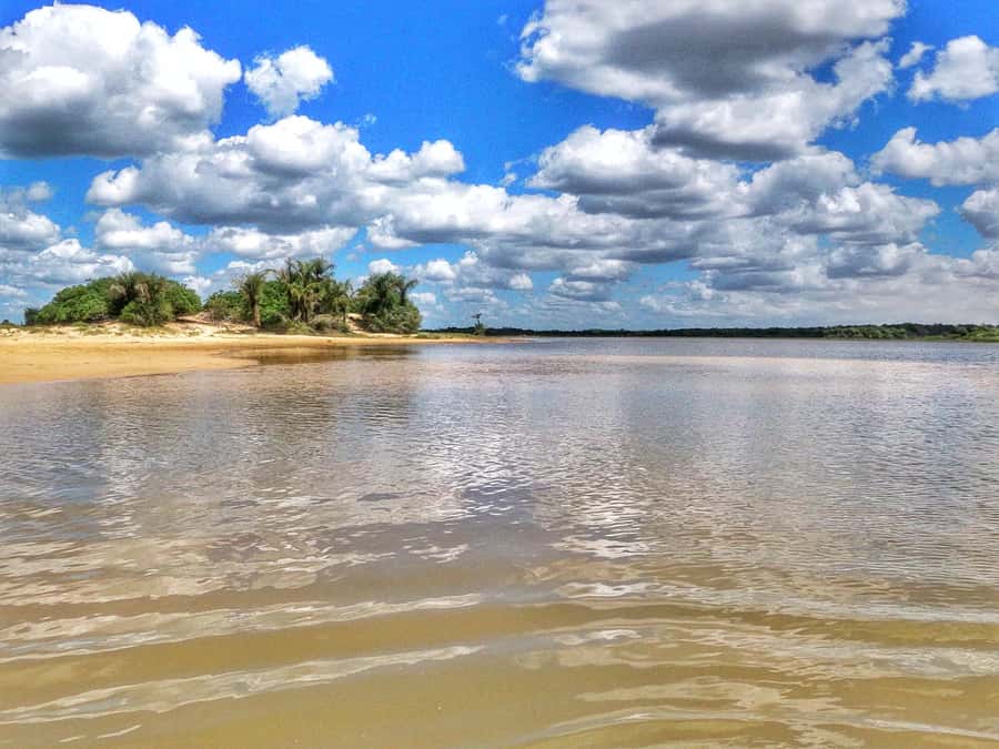 Preguicas River Speedboat Tour - Walking among the dunes at Pequenos Lençóis