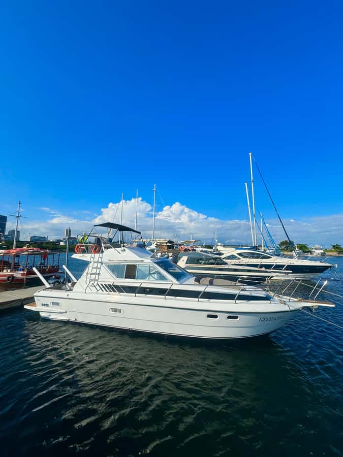 Private speedboat tour in Rio de Janeiro - A two-level boat built for a relaxed afternoon