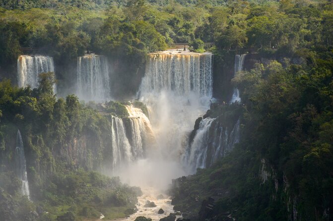 Private transport with guide to the Falls on the Argentinean side. - What the private format changes