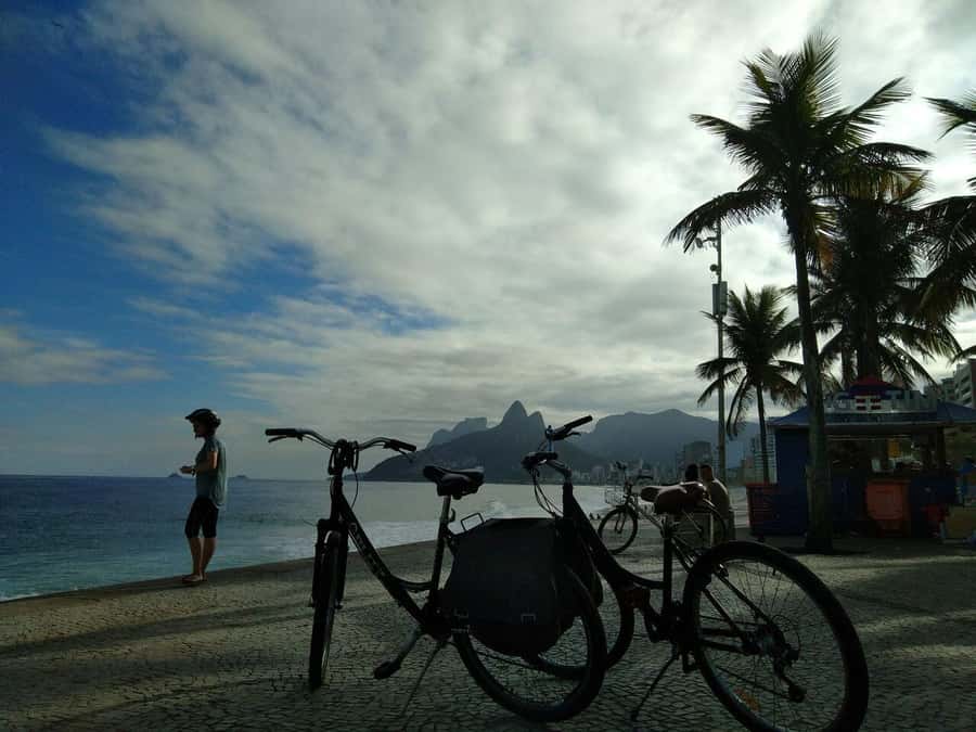 Rio Bike Tour – Discover the Beaches and Lagoon - Rodrigo de Freitas Lagoon changes the scenery