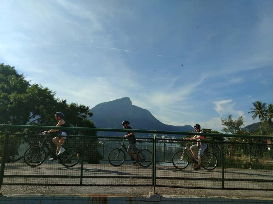 Rio Bike Tour – Discover the Beaches and Lagoon - What the guide adds to the ride