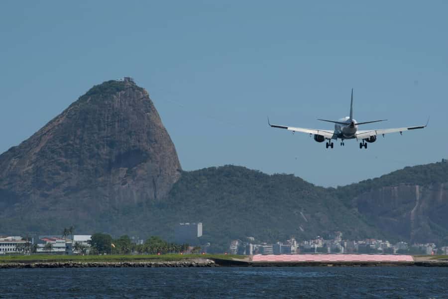 Rio: Boat Tour of Guanabara Bay - Sugarloaf Mountain from sea level