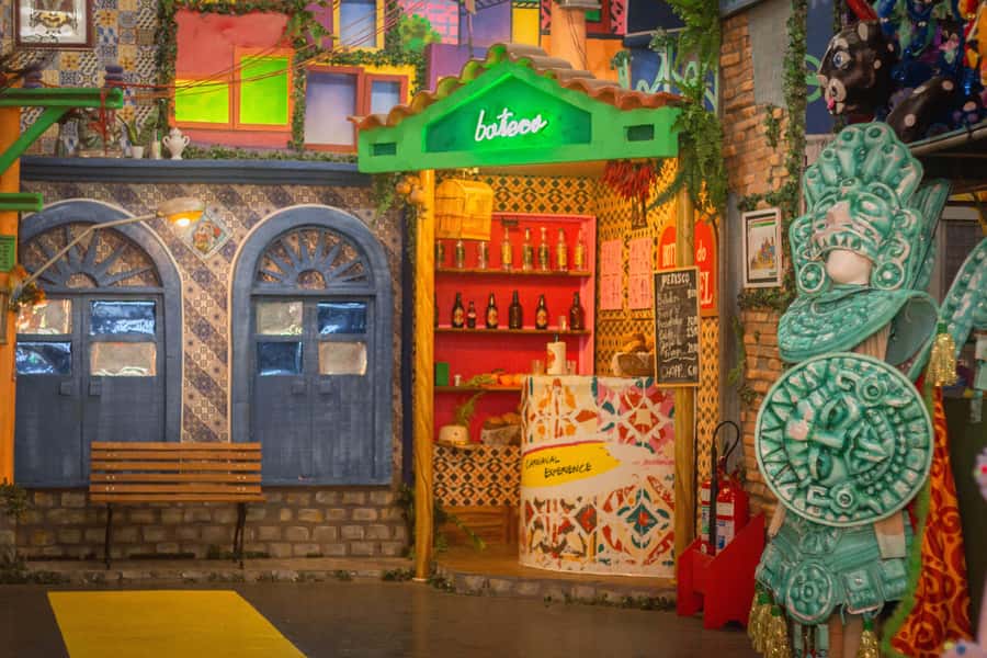 Rio: Carnival Backstage Tour at Samba City with Cocktail - Is $27 a fair price?