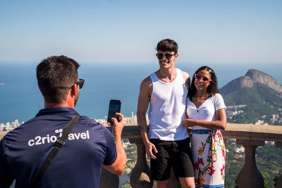 Rio: Christ the Redeemer & Selarón Steps Half-Day Tour - Who should book this experience