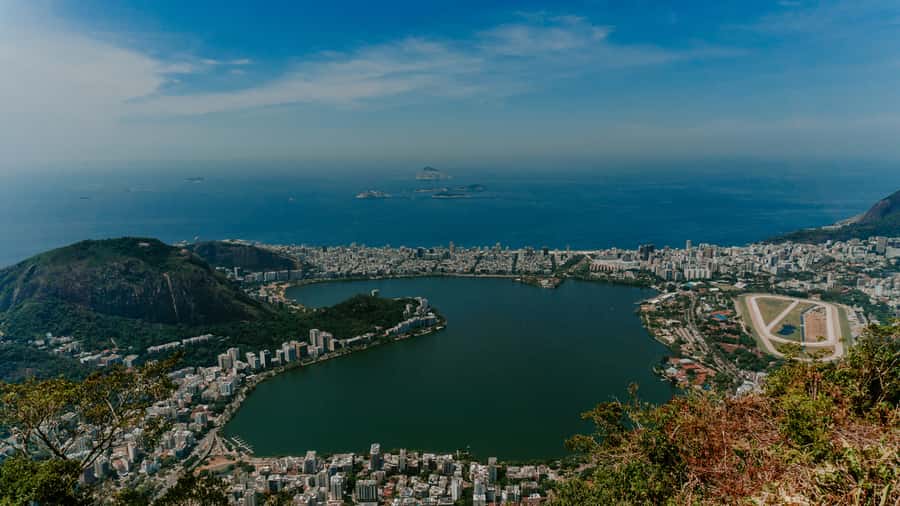 Rio: Christ the Redeemer & Sugarloaf Express Tour - Why this five-hour route works in Rio