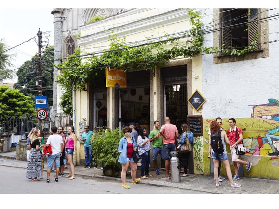 Rio Culture and History through the Art of Traditional Foods - The tram across the Lapa Arches