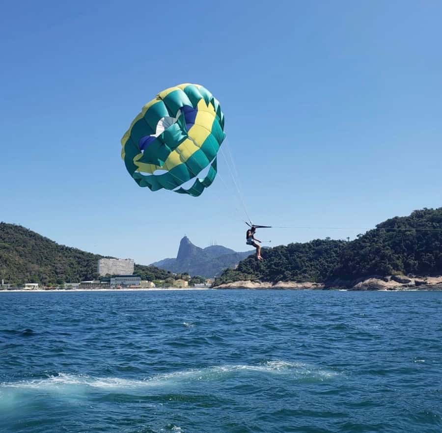 Rio de Janeiro: 2-Hour Boat Trip with Parasailing - Who should book this Rio experience?