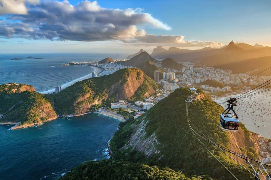 Rio de Janeiro: 30-Min Helicopter Ride with Transfers - Sugarloaf Mountain and the curve of Rio’s shore