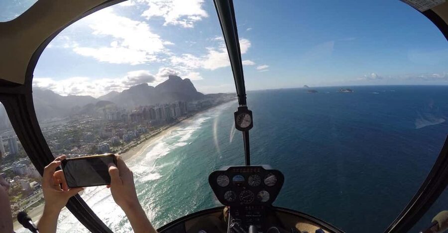 Rio de Janeiro: 30-Min Helicopter Ride with Transfers - Who will get the most from this flight
