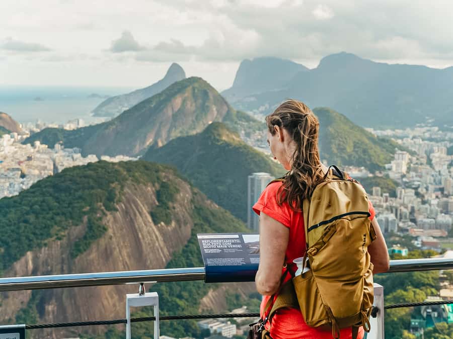 Rio de Janeiro: 6-Stop Highlights of Rio with Lunch - Maracanã: a quick football photo stop