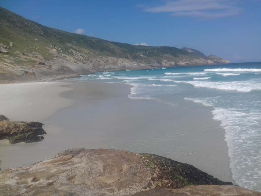 Rio de Janeiro: Arraial do Cabo Scuba Diving Day Trip - Wind, holidays, and backup plans