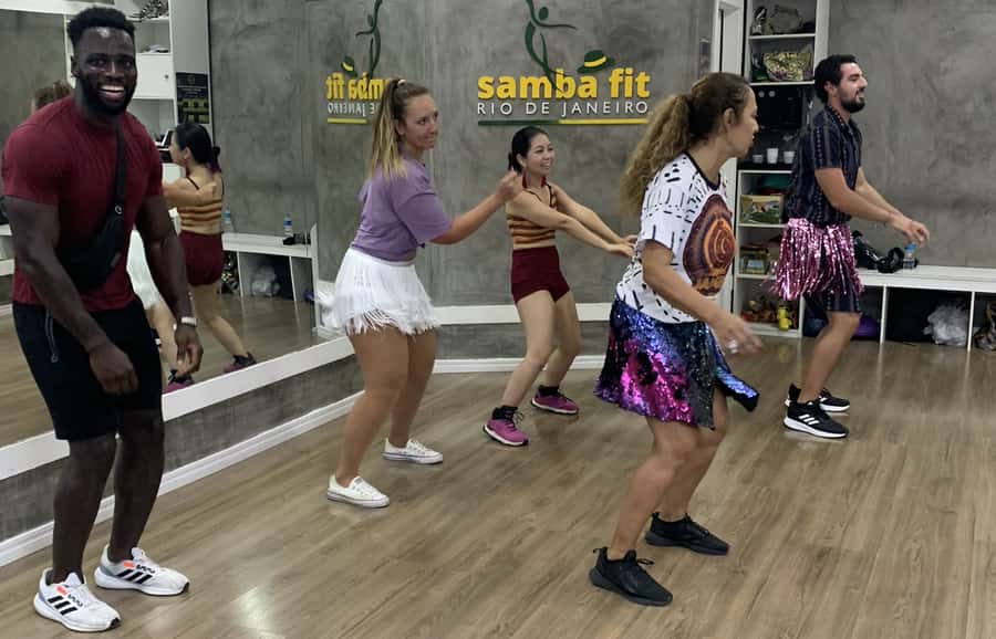 Rio de Janeiro: Beginner Samba Lesson in Ipanema - From individual moves to a short routine