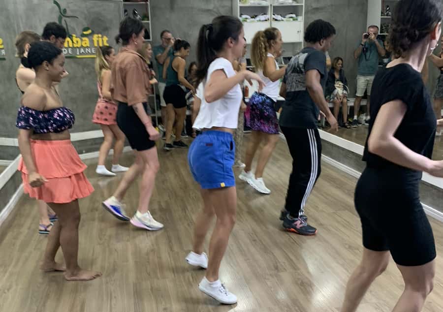 Rio de Janeiro: Beginner Samba Lesson in Ipanema - The first samba steps, taught at a sensible pace
