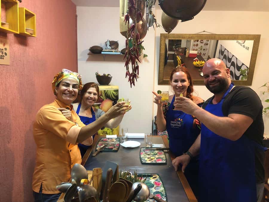 Rio de Janeiro: Brazilian Cooking Class with Hotel Pickup - Choosing between feijoada and seafood moqueca