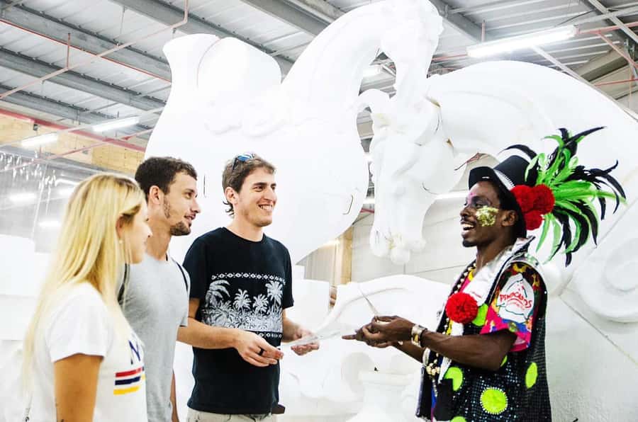Rio de Janeiro: Carnaval Backstage Tour and Samba Class - Who will enjoy this Carnaval experience most