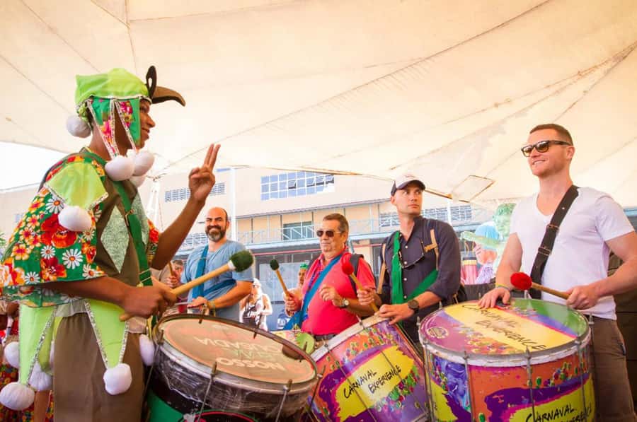 Rio de Janeiro: Carnaval Backstage Tour and Samba Class - Languages, booking, and other practical details