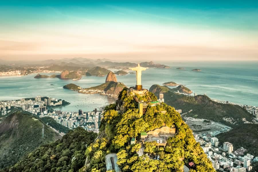 Rio de Janeiro Full-Day Sightseeing Tour - Maracanã and the Sambadrome, Two Rio Icons