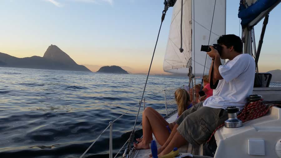 Rio de Janeiro: Guanabara Bay Sunset Sailing Tour & Drinks - Why this three-hour sail works so well in Rio