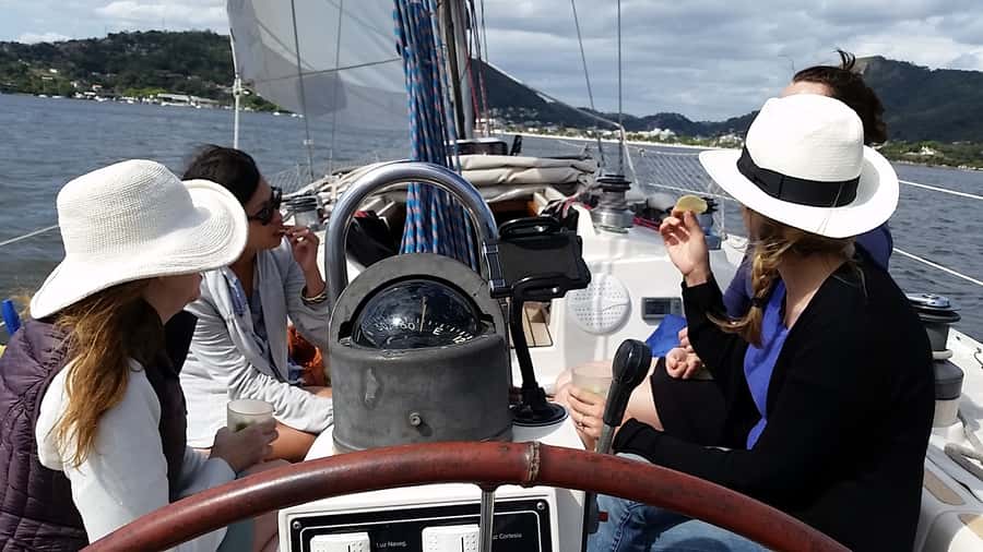 Rio de Janeiro: Guanabara Bay Sunset Sailing Tour & Drinks - Sugarloaf Mountain from the water