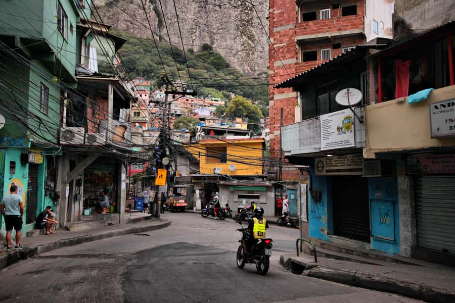 Rio De Janeiro: Half-Day Rocinha Favela Walking Tour - Capoeira, samba, and local culture
