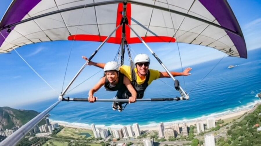 Rio de Janeiro: Hang Gliding Adventure - From launch platform to São Conrado sand
