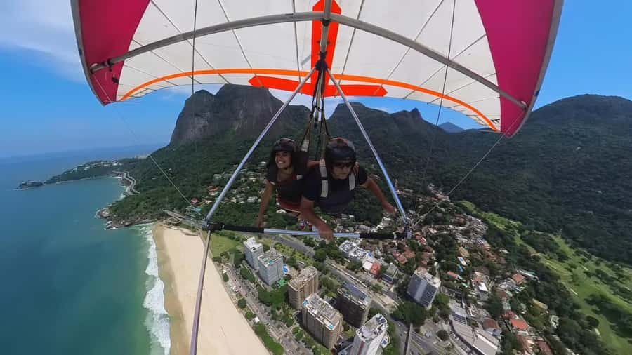 Rio de Janeiro: Hang Gliding or Paragliding Experience - From São Conrado Beach to Pedra Bonita