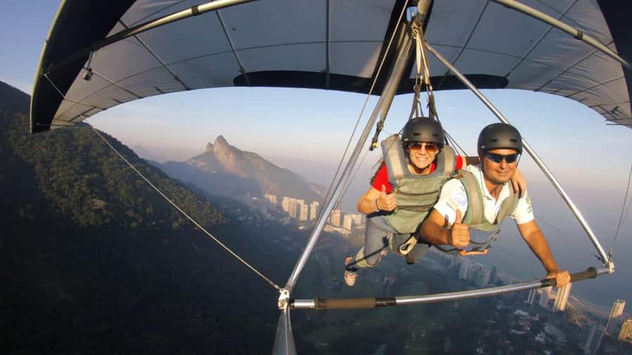 Rio de Janeiro: Hang Gliding or Paragliding Flights - The Meeting Point at Avenida Prefeito Mendes de Morais 1504