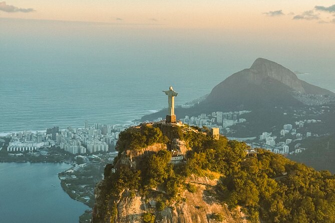 Rio de Janeiro Helicopter Tour without Doors - Joatinga, Pedra da Gávea, and São Conrado