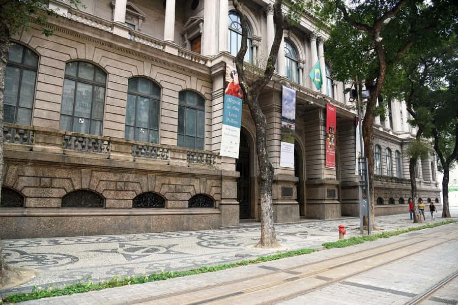 Rio de Janeiro: Historic Rio and Santa Teresa Half-Day Tour - XV de Novembro Square and the old city’s contrasts