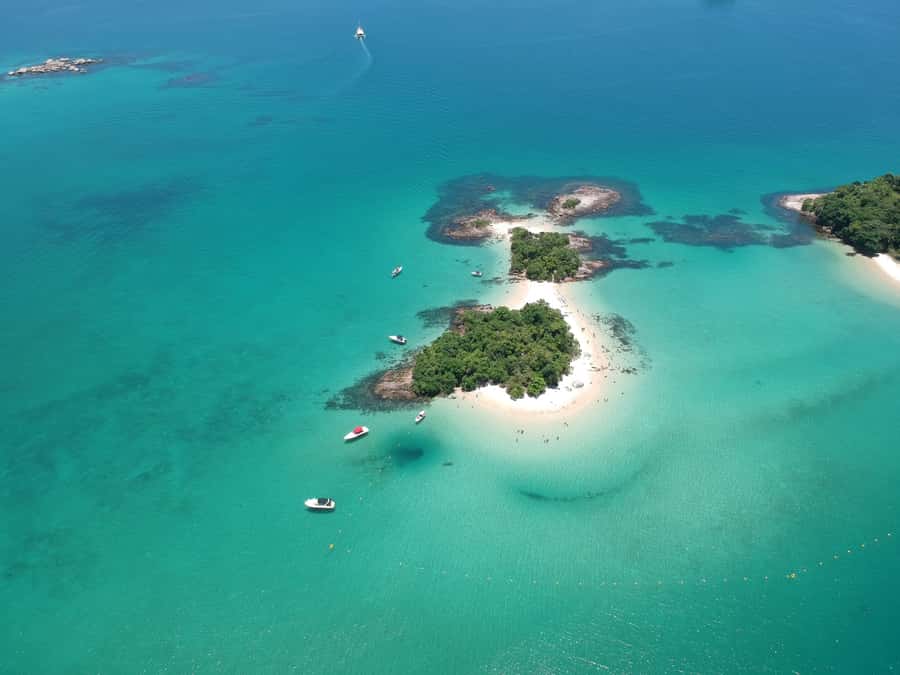 Rio de Janeiro: Ilha Grande with Boat Tour & Optional Lunch - Boarding the schooner in Angra dos Reis