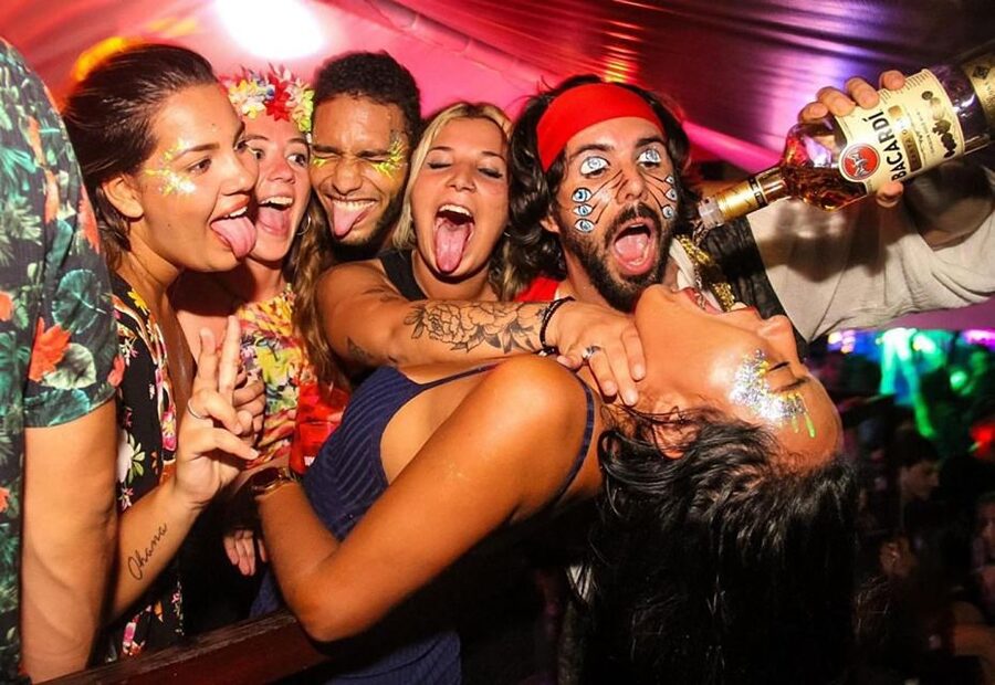 Rio de Janeiro: Late Night Boat Party with DJ and Dancing - Is $44 good value?