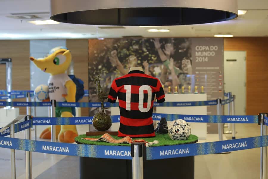 Rio de Janeiro: Maracanã & Flamengo Football Tour - Maracanã, from World Cup finals to the players’ bench