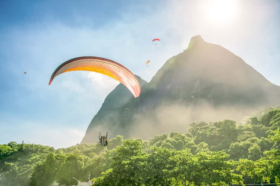 Rio de Janeiro: Paragliding Tandem Flight - From a São Conrado grocery store to Pedra Bonita