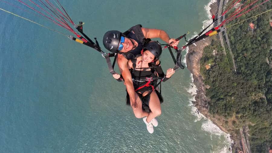 Rio de Janeiro : Paragliding Tandem Flights over Rio - Training, equipment, and the takeoff